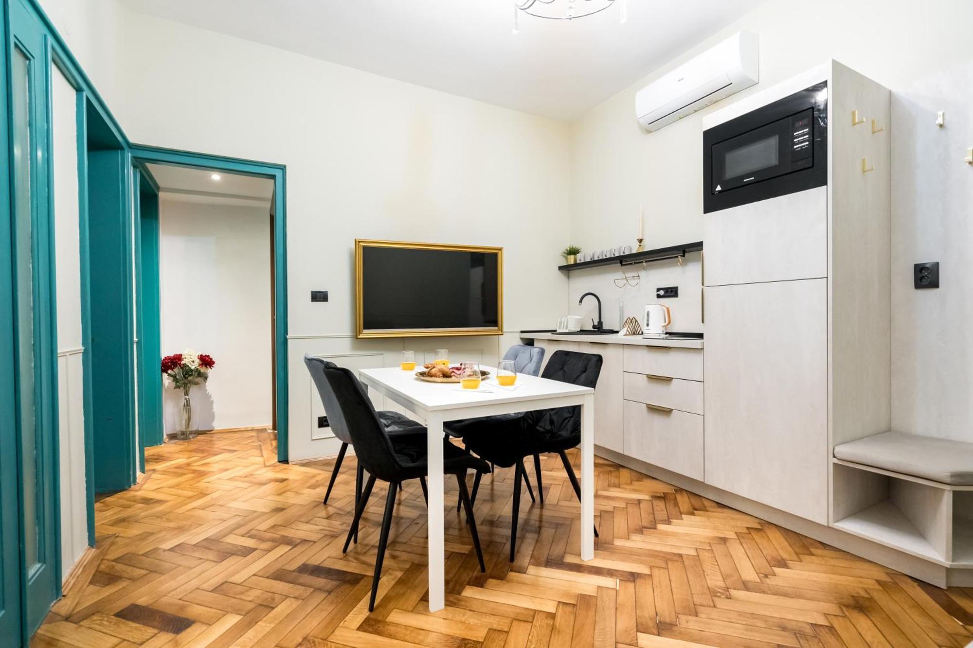 Highline Downtown Residences 6 Persons Family Apartment Boekarest Buitenkant foto
